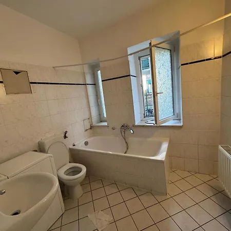 Traumhafte Ferien- Und Monteurswohnung Suedlich Von Leipzig In Naehe A72 Апартаменты *